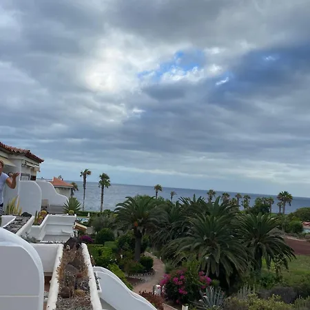 Apartment Ocean And Golf Views-steps From The Sea *