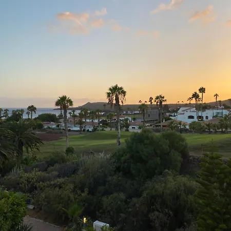 Apartment Ocean And Golf Views-steps From The Sea